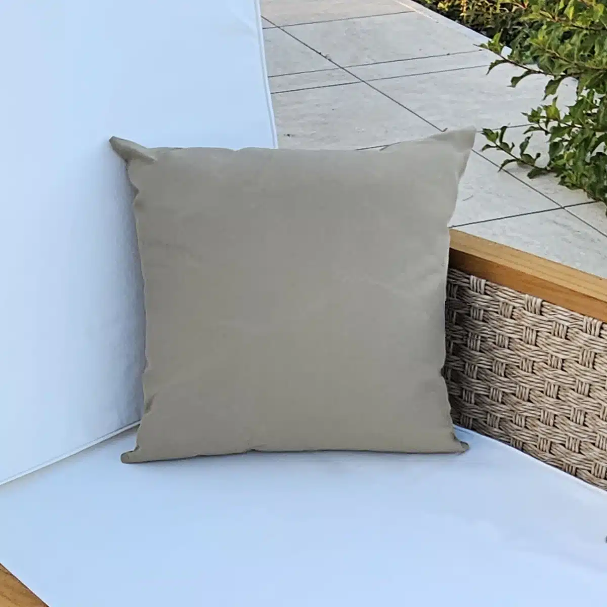 coussin exterieur impermeable beige