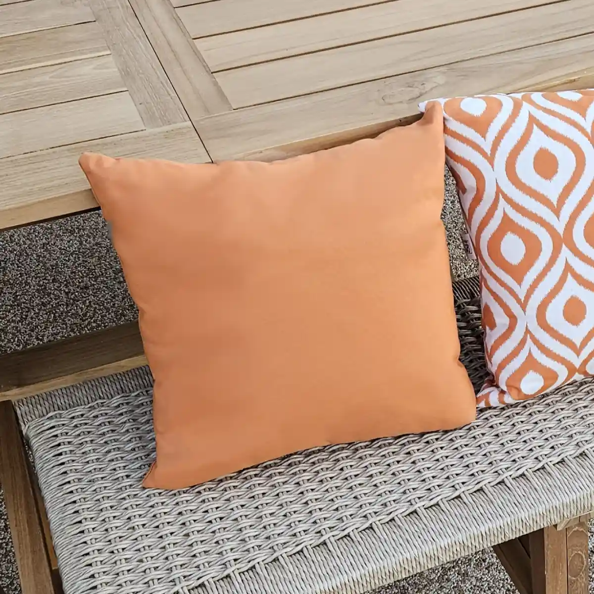 coussin decoratif orange impermeable