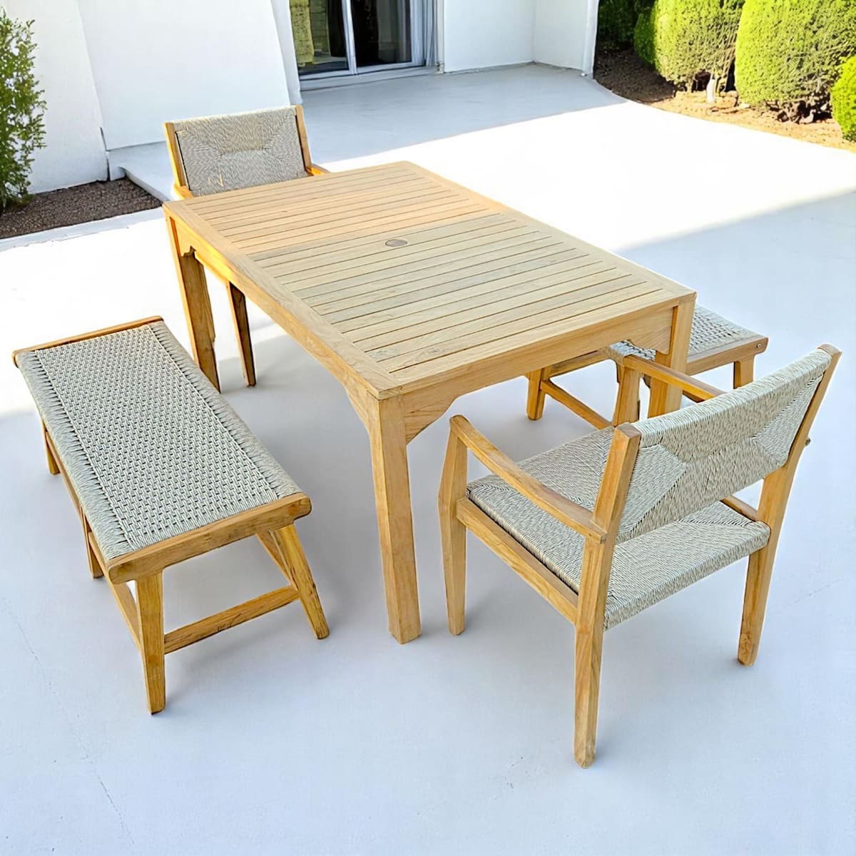 table de jardin en bois de teck avec bancs et chaises