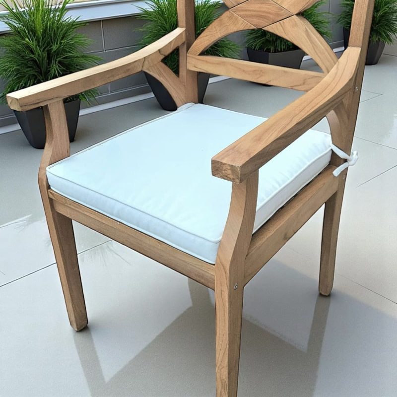 galette de chaise jardin blanche
